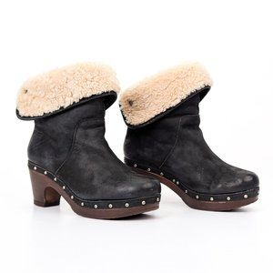 UGG Women Clog Dstressed Black Leather Studded Sheepskin Lined Boots sz 6